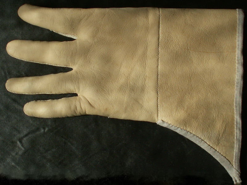 16th century hawking glove